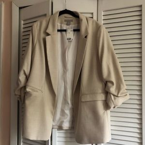 NWT H&M creme/off-white blazer.